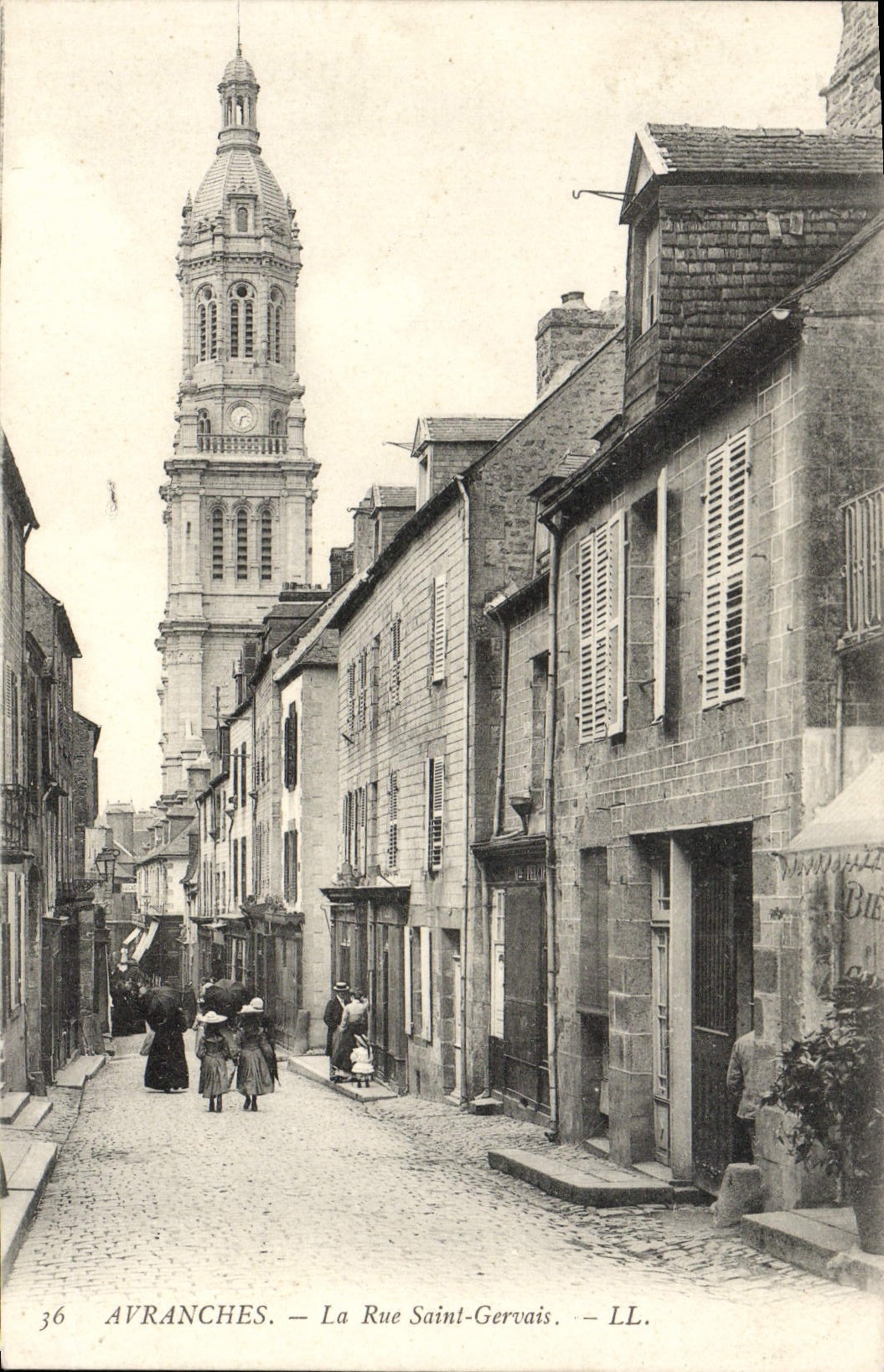 CPA Avranches La Rue Saint Gervais