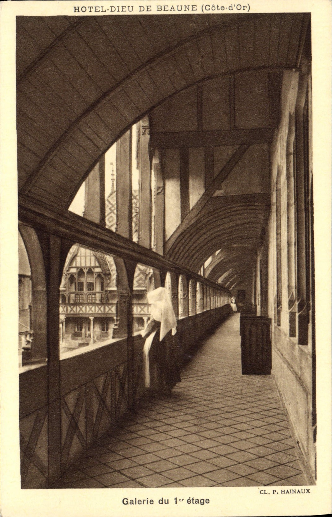 CPA Galerie Du 1er Etage Hotel Dieu de Beaune Infirmiere Religieuse