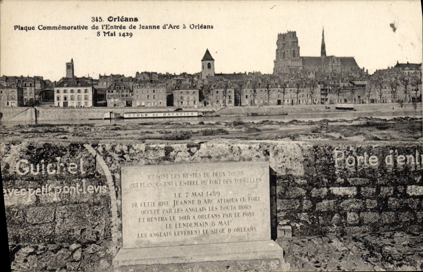 La placa conmemorativa De I' Entree de Orleans de la POSTAL de la VENDIMIA del arco del d de Jeanne tiene Orleans