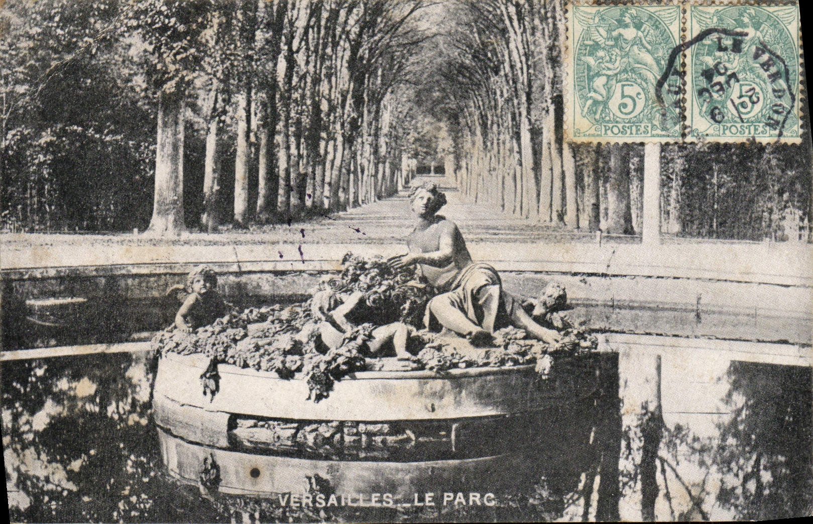 VINTAGE POSTCARD Versailles the Park