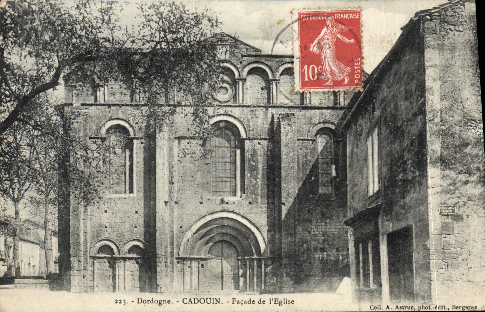 CPA Cadouin Facade de l'Eglise