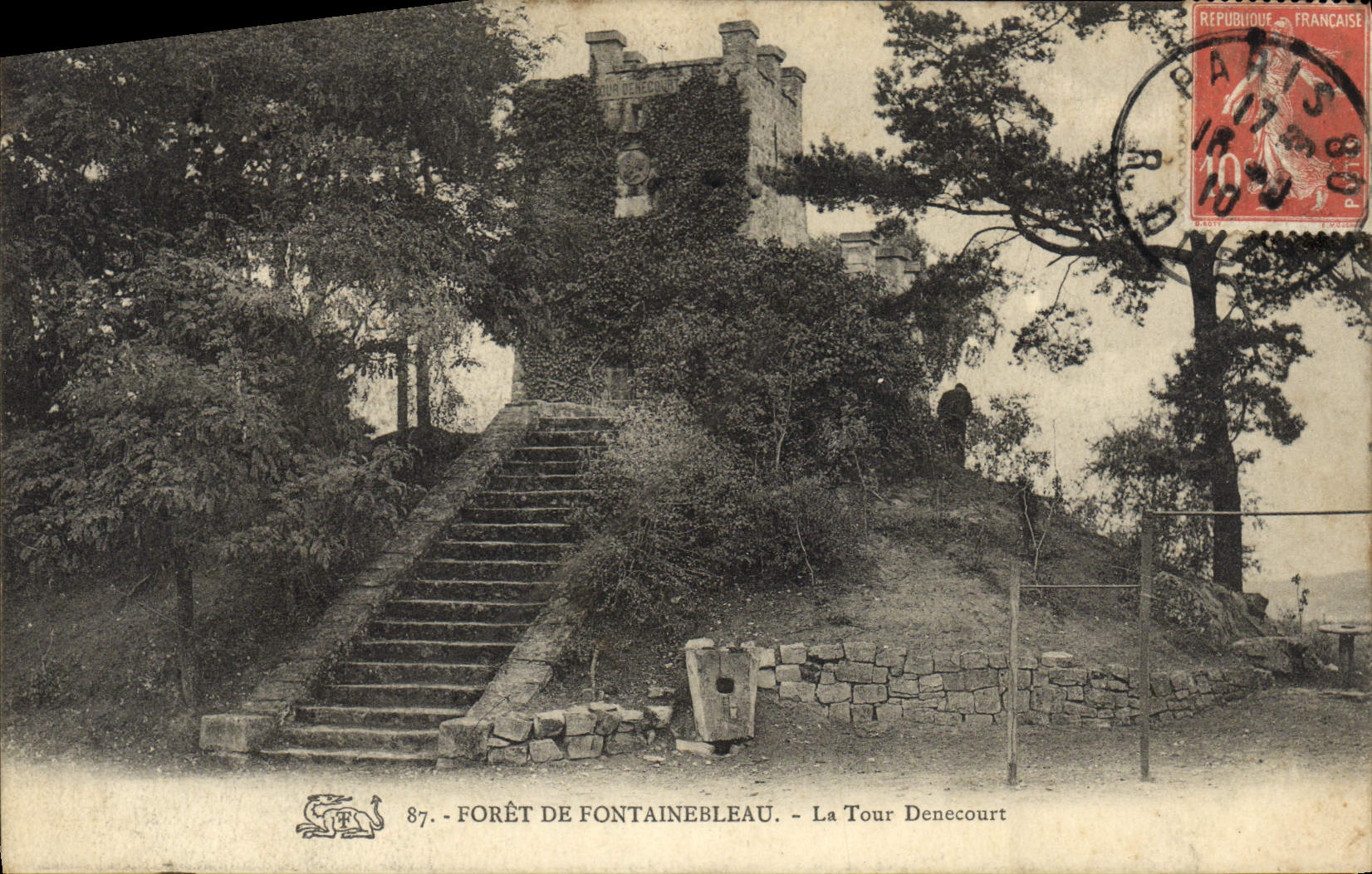 VINTAGE POSTCARD Drill De Fontainebleau the Denecourt tower