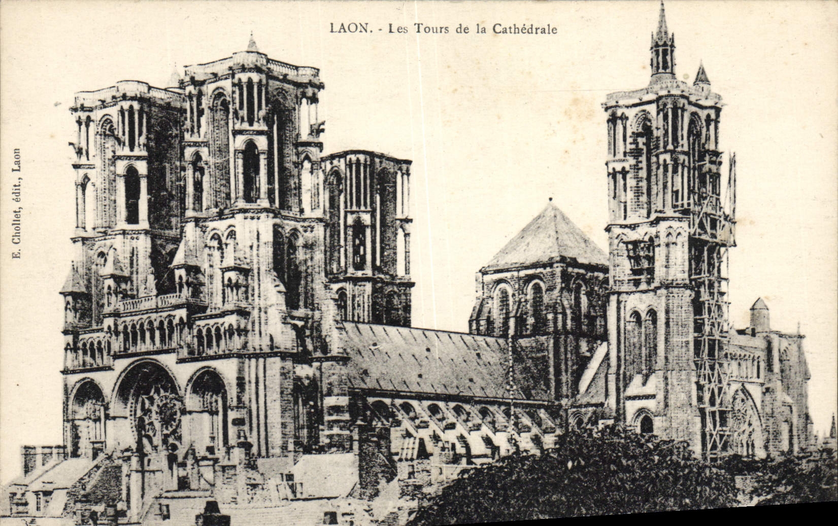 VINTAGE POSTCARD Laon Tours of the Cathedral