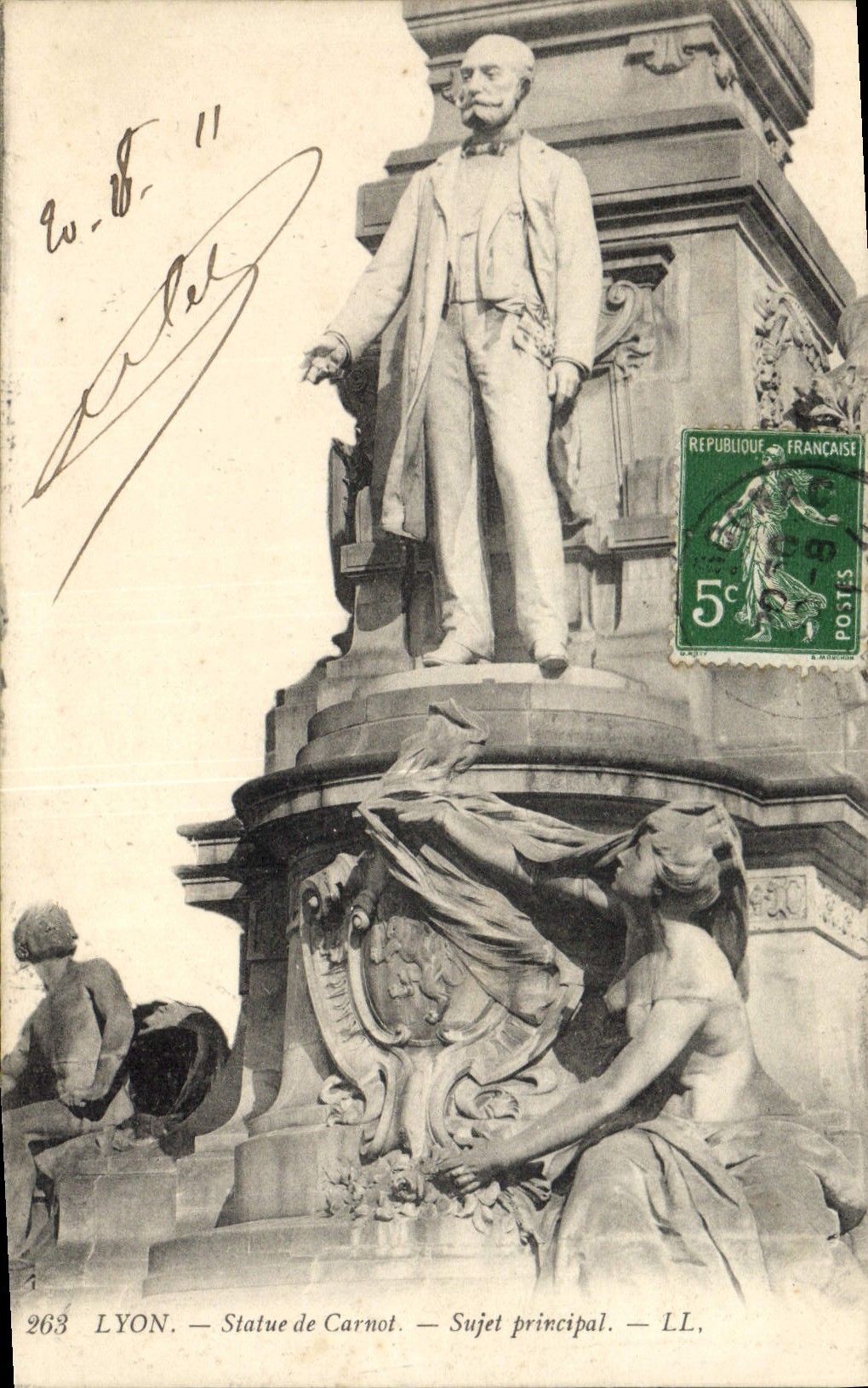 CPA Lyon Statue de Carnot Sujet principal