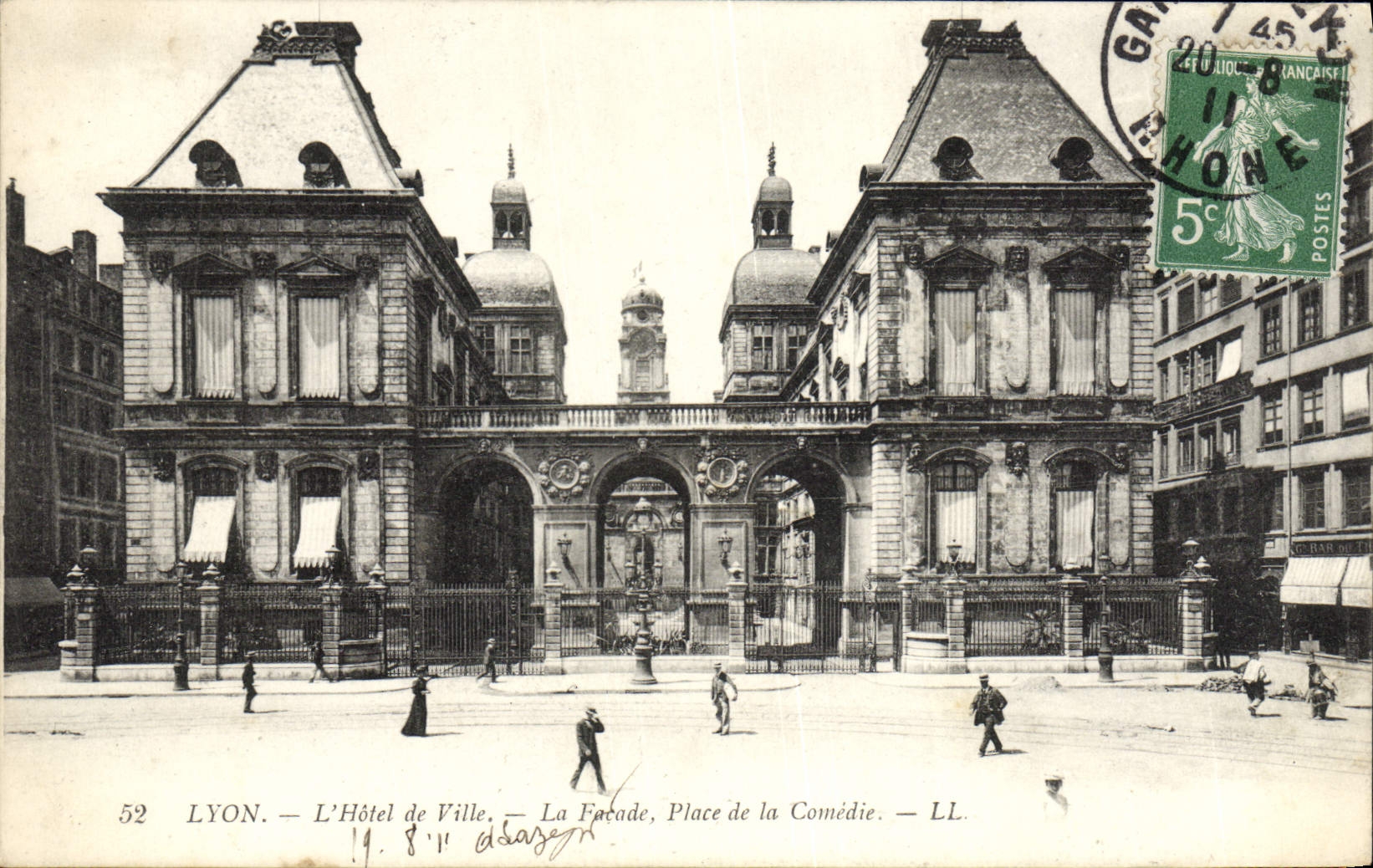 CPA Lyon L'Hotel de Ville La Facade Place de la Comedie