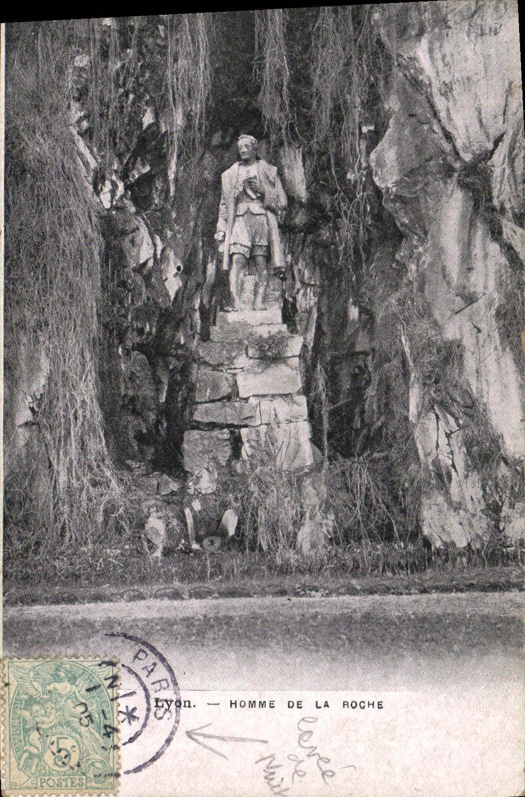 El hombre de Lyon de la POSTAL de la VENDIMIA del sello de la roca levantó la noche de París