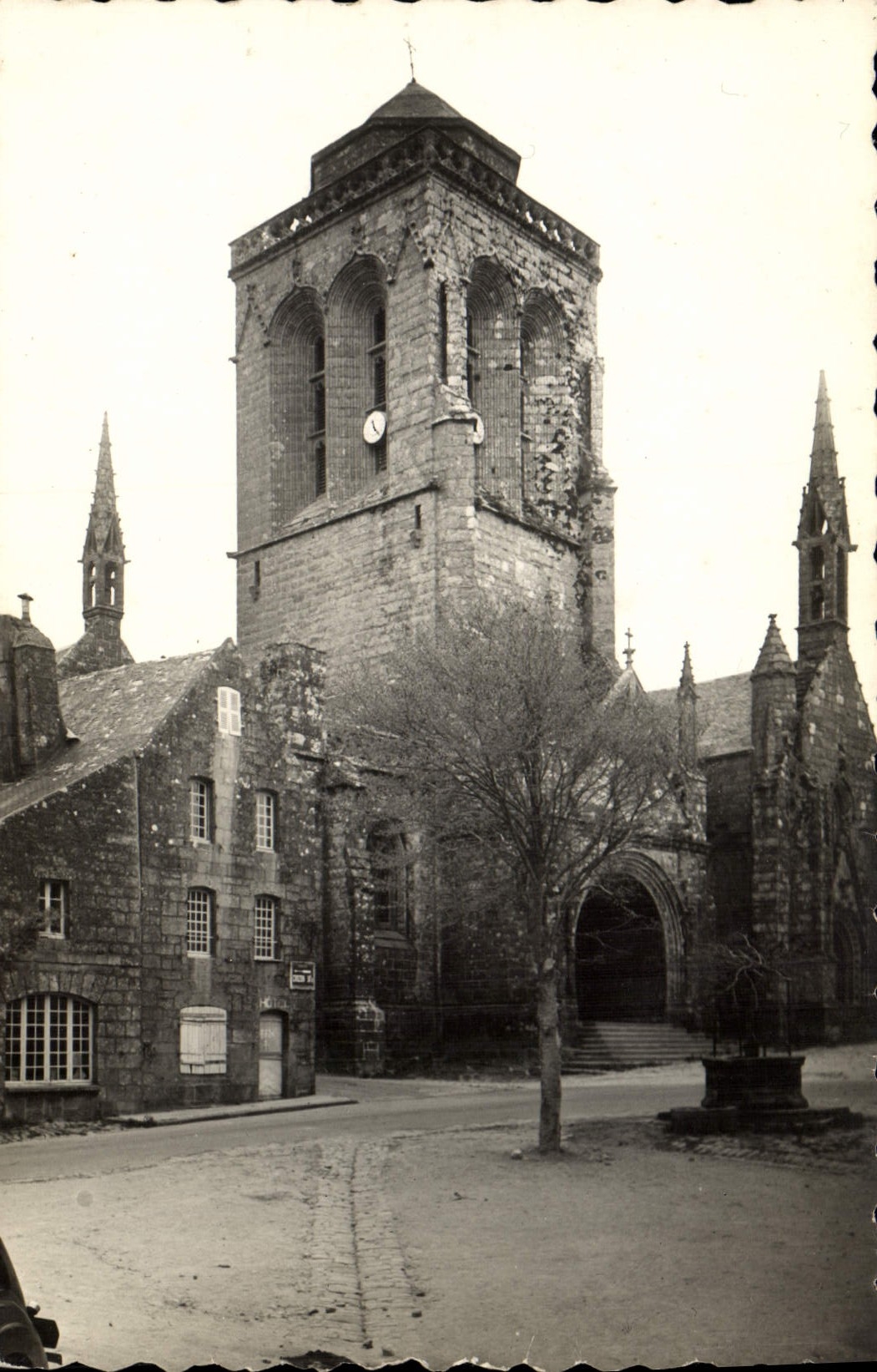 MODERN CARD Locronan the Church