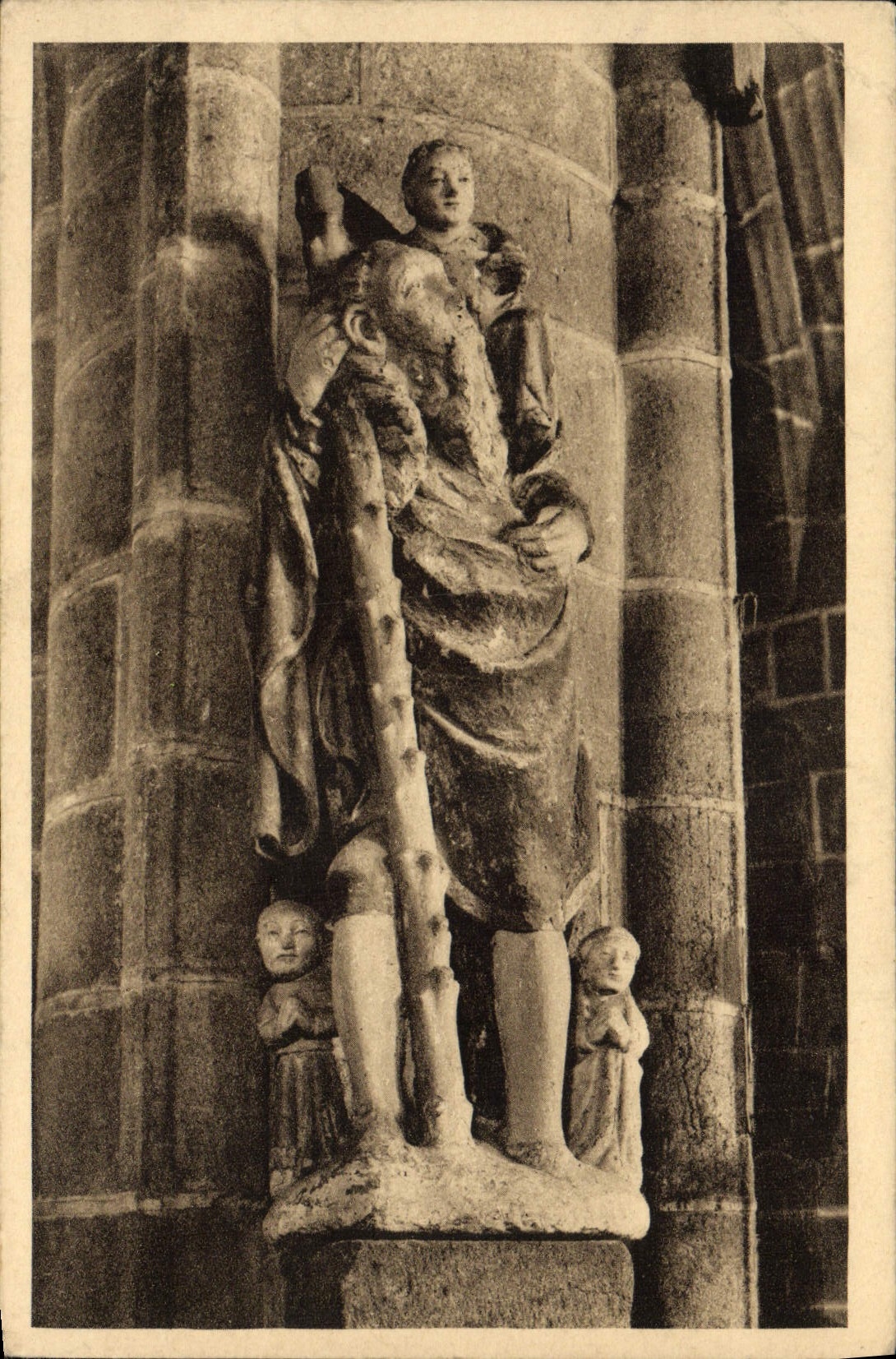 VINTAGE POSTCARD interior Locronan of the church Rules of Saint Christophe