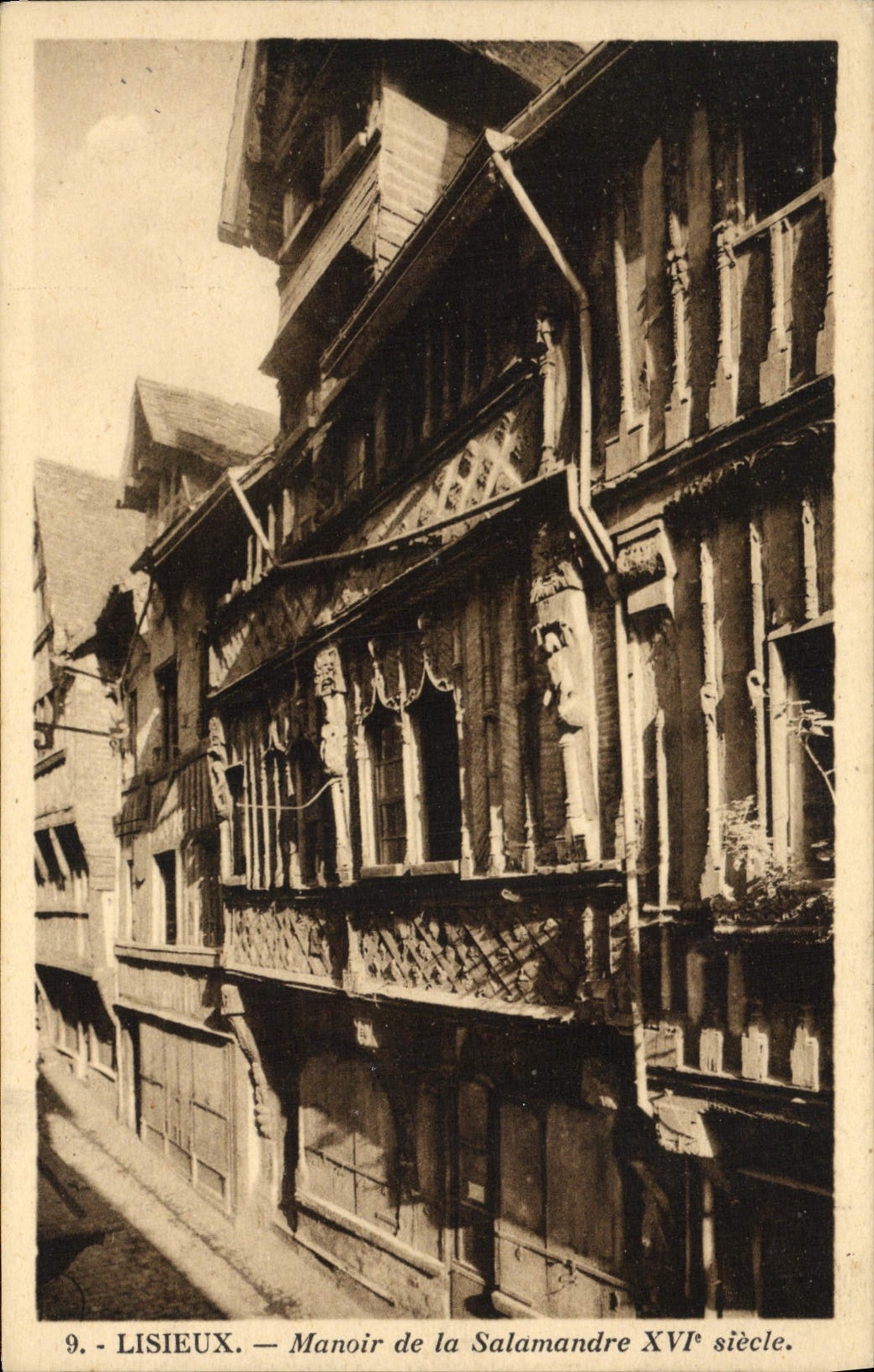 CPA Lisieux Manoir de la Salamandre 