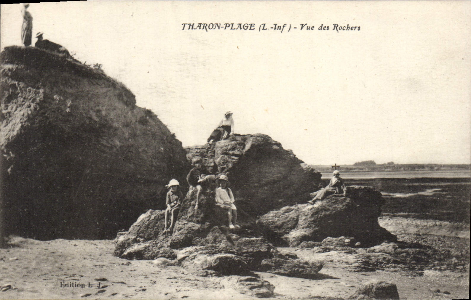 CPA Tharon Plage Vue des Rochers