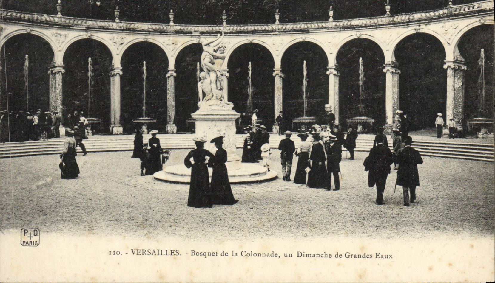 CPA Versailles Bosquet de la Colonnade Un Dimanche de Grandes Eaux