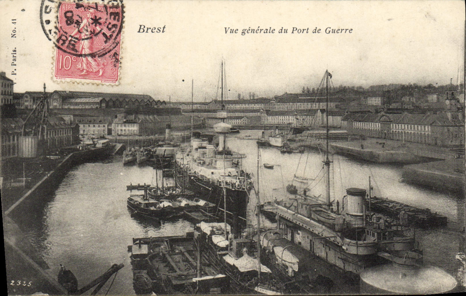 VINTAGE POSTCARD Brest View of the Wearing of War Boats