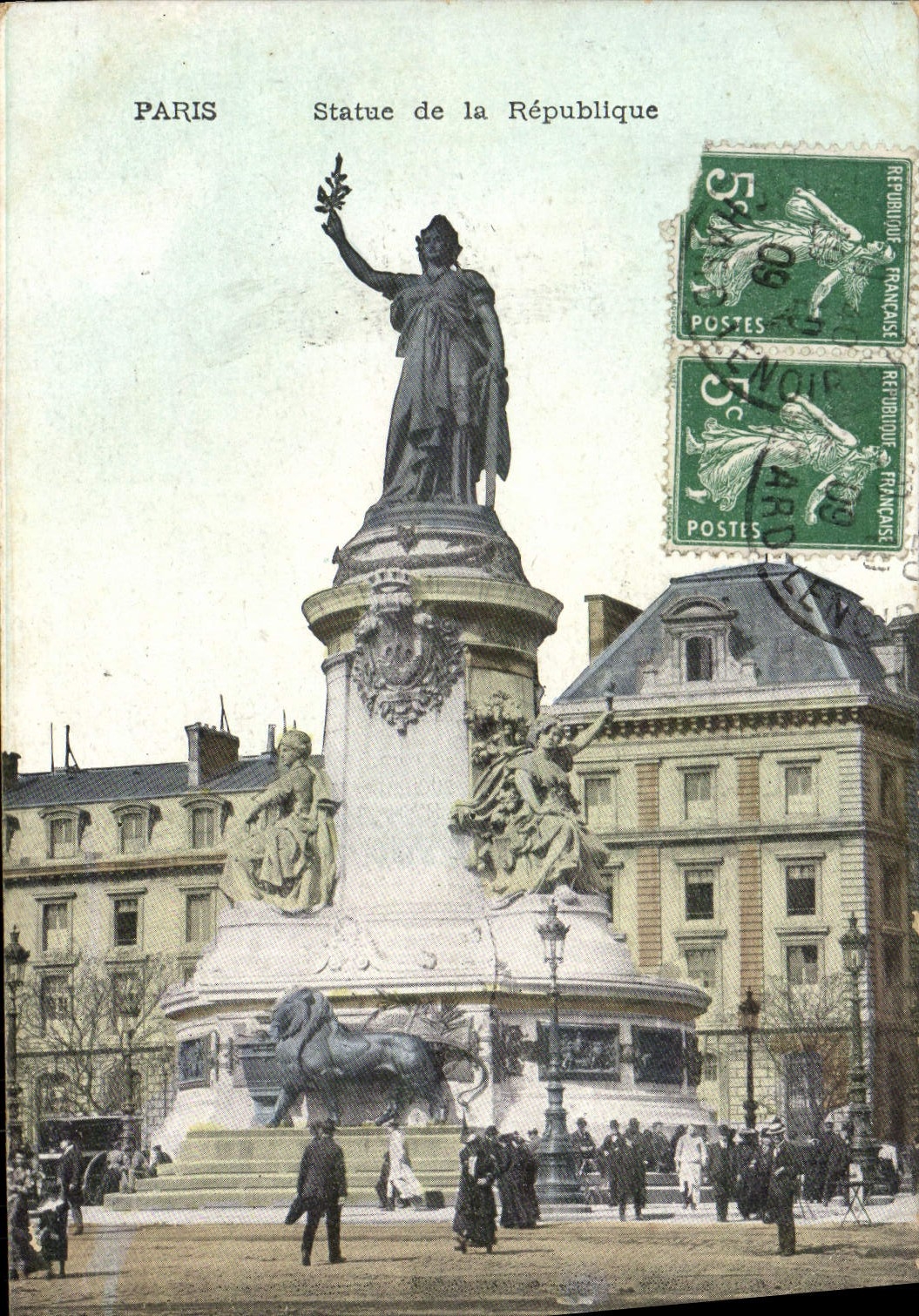 CPA Paris Statue de la Republique