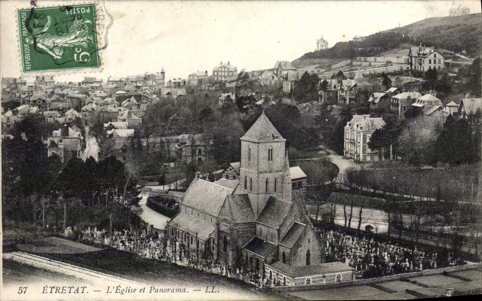 CPA Etretat L'Eglise et Panorama