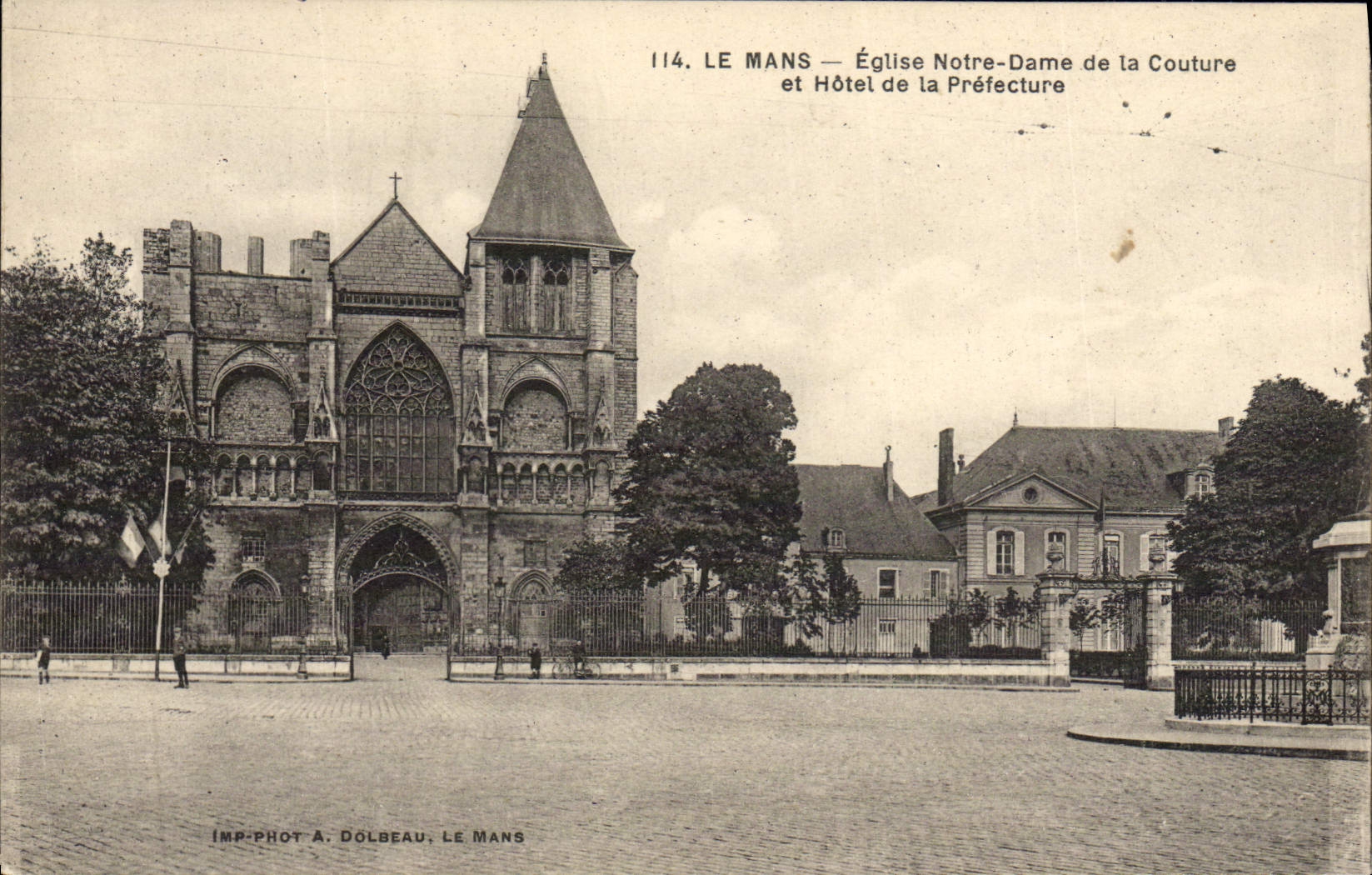 VINTAGE POSTCARD Mans Church Notre Dame of the Seam and Hotel of the Prefecture