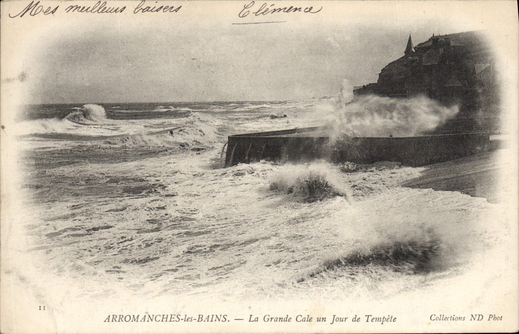 VINTAGE POSTCARD Arromanches les Bains the Large Hold one day of Storm