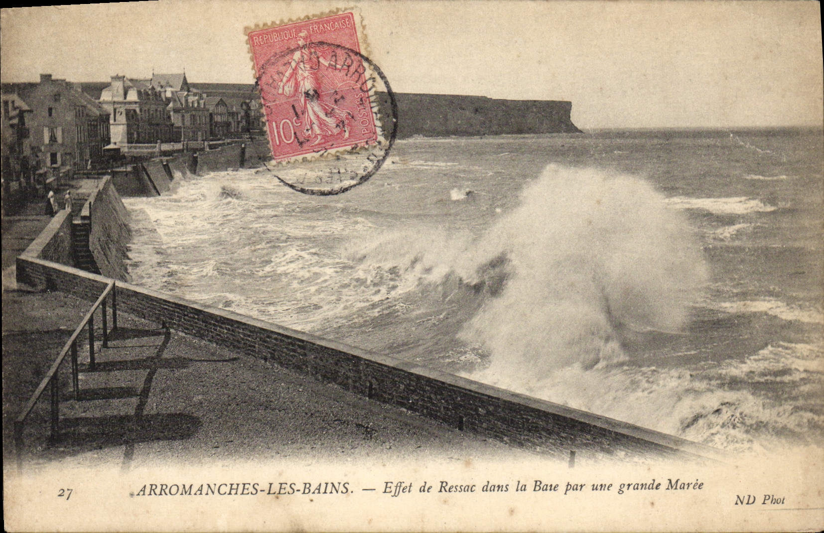 VINTAGE POSTCARD Arromanches Les Bains effect Undertow In bay by a spring tide