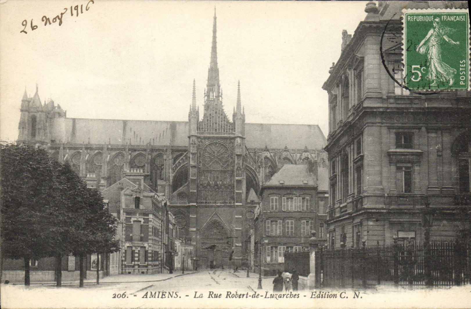 VINTAGE POSTCARD Amiens the Street Robert de Luzarches