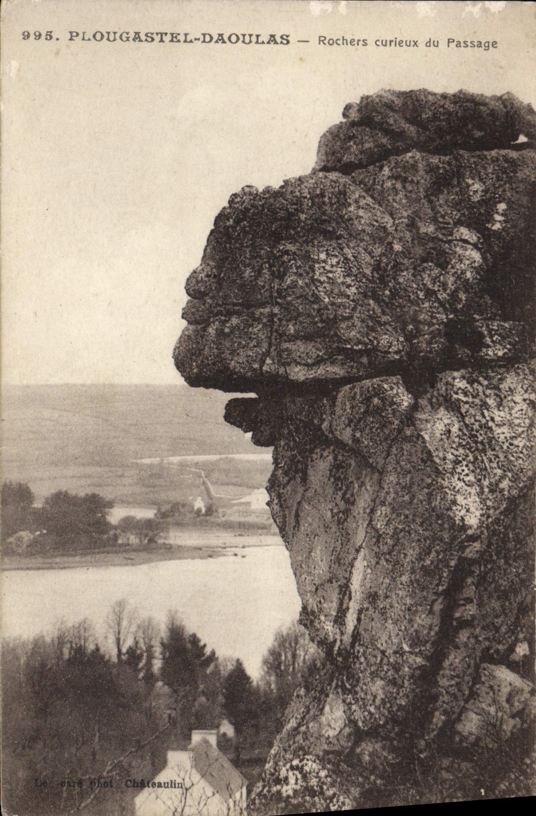 VINTAGE POSTCARD Plougastel Daoulas Curieur Rocks of the Passage