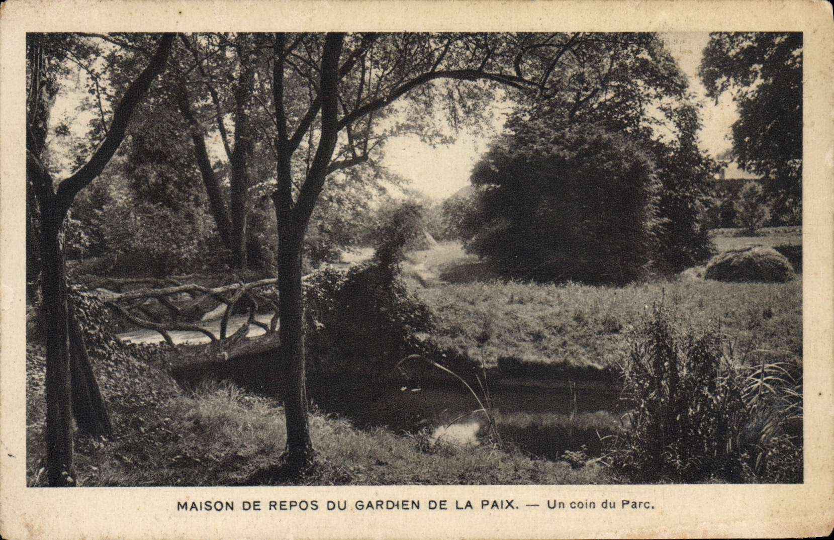 Clínica de reposo de la POSTAL de la VENDIMIA del jardín de la paz una esquina del parque