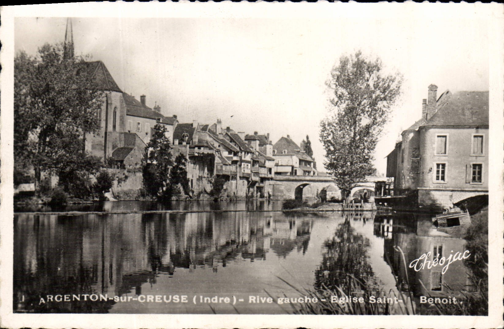 CPA Argenton Sur Creuse Rive gauche Eglise Saint Benoit