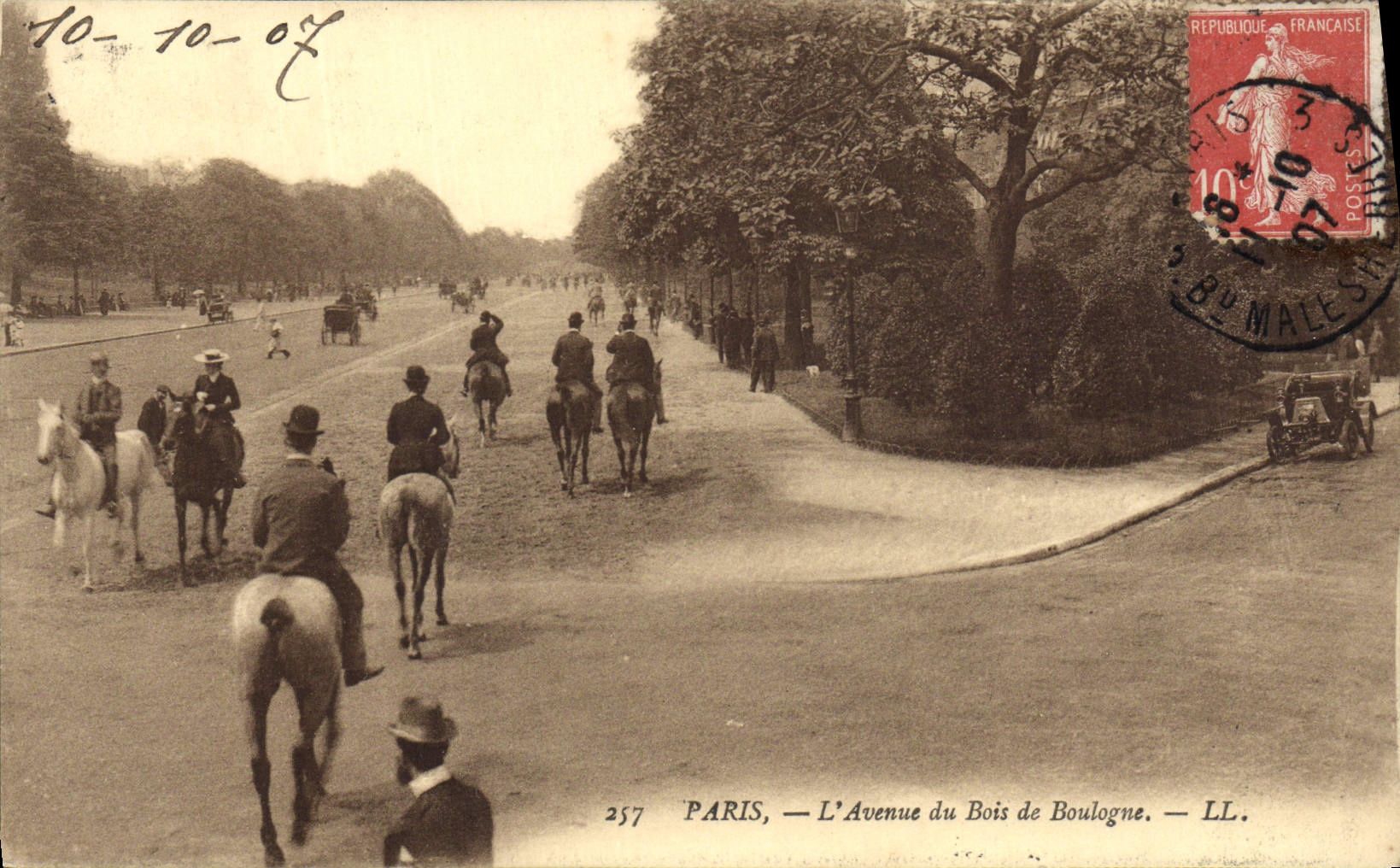 CPA Paris L'Avenue du Bois de Boulogne Cheval
