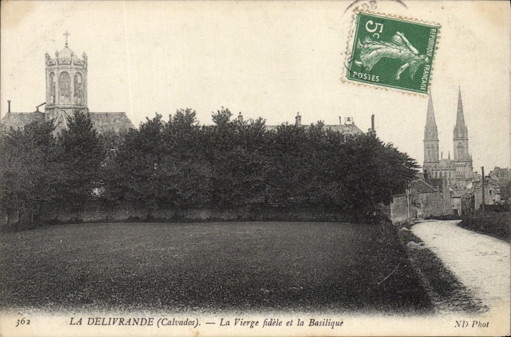 VINTAGE POSTCARD Delivrande the Faithful Virgin and the Basilica