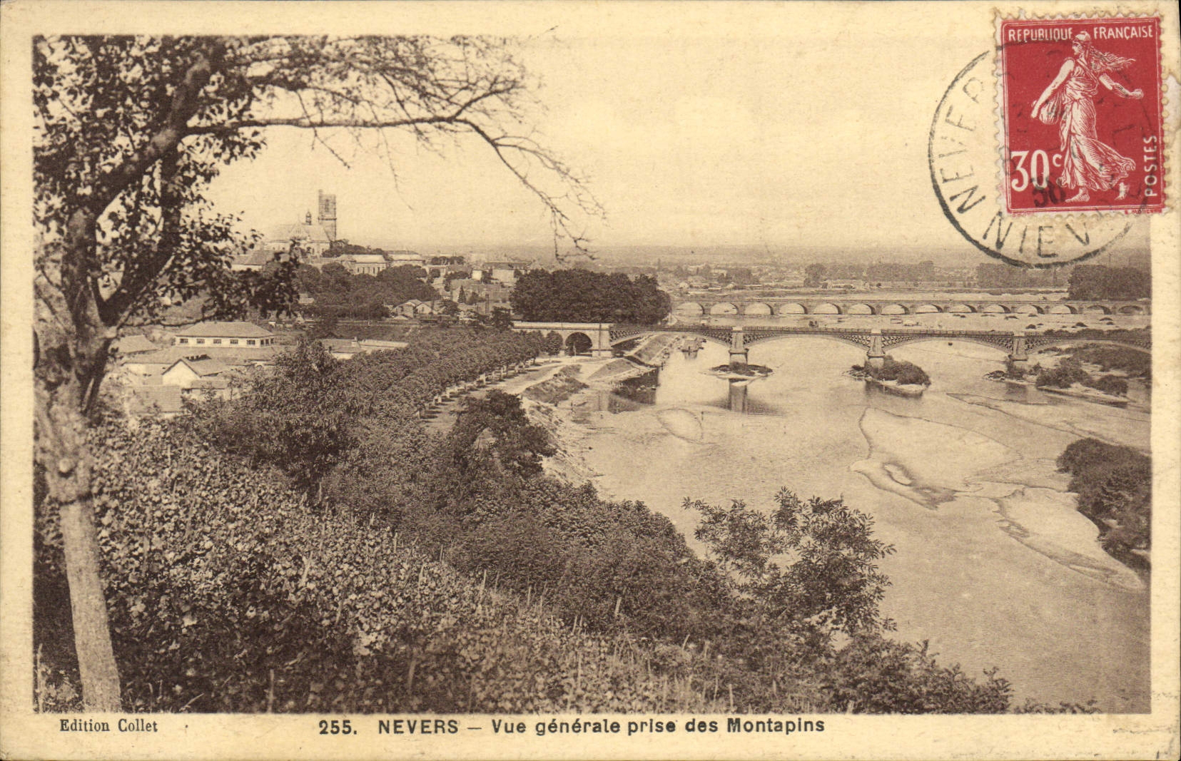 Opinión de Nevers de la POSTAL de la VENDIMIA tomada de Montapins