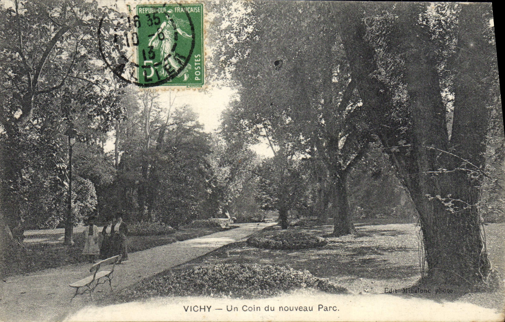 CPA Vichy Un Coin du Nouveau Parc