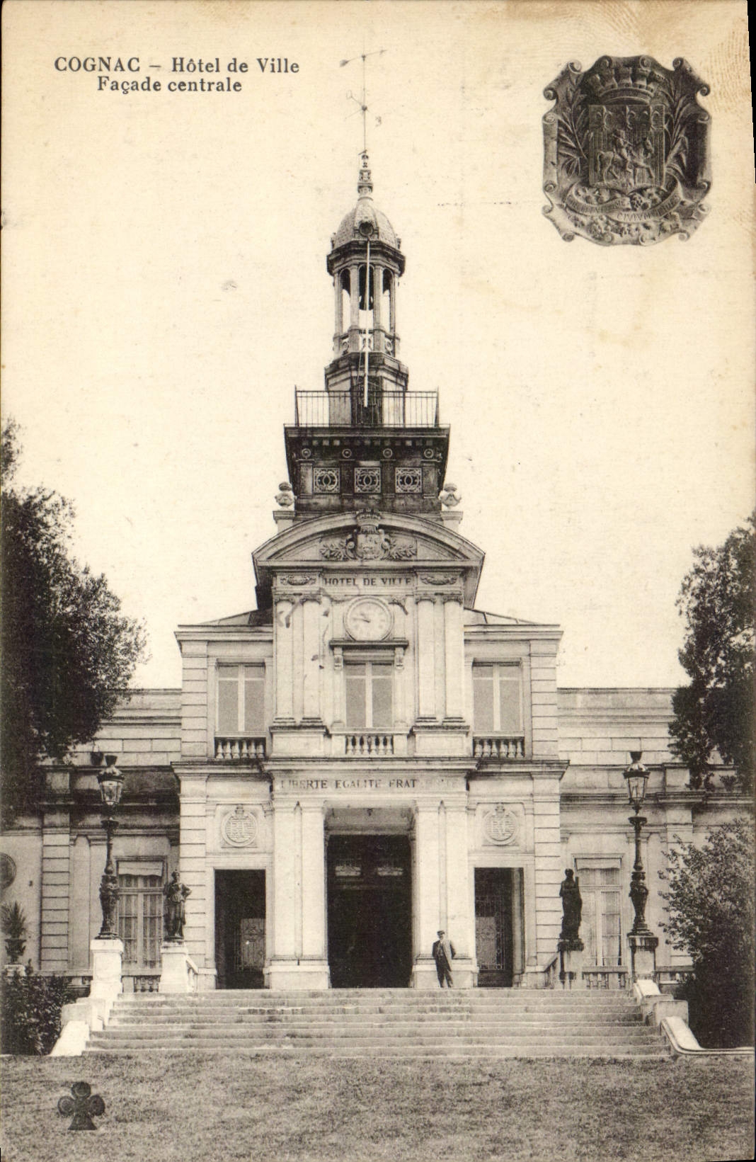 VINTAGE POSTCARD Cognac Town hall Central Frontage