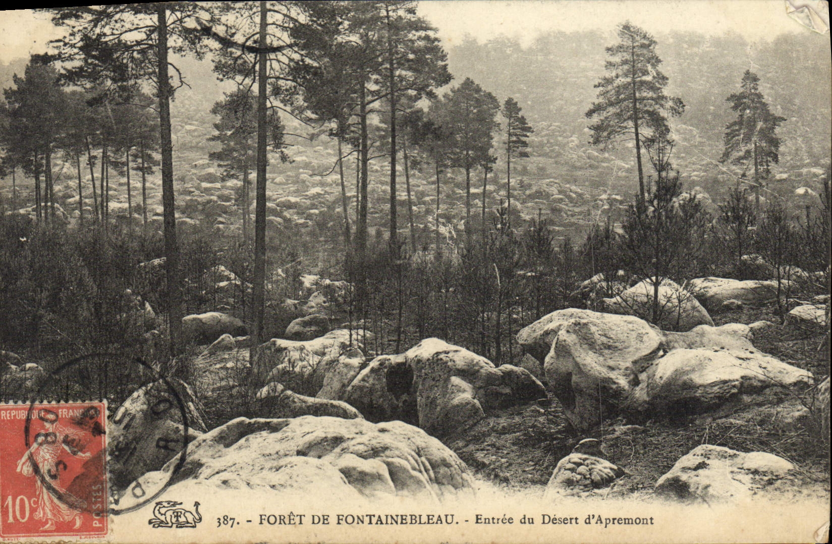 VINTAGE POSTCARD Foret De Fontainebleau Entree of Serves of Apremont