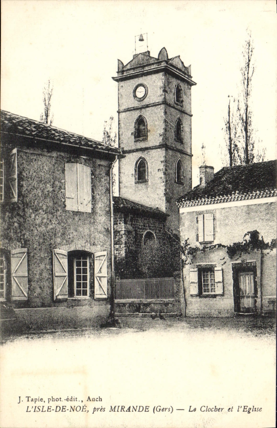 VINTAGE POSTCARD Isle Of Noah Close Mirande the Bell-tower and the Church