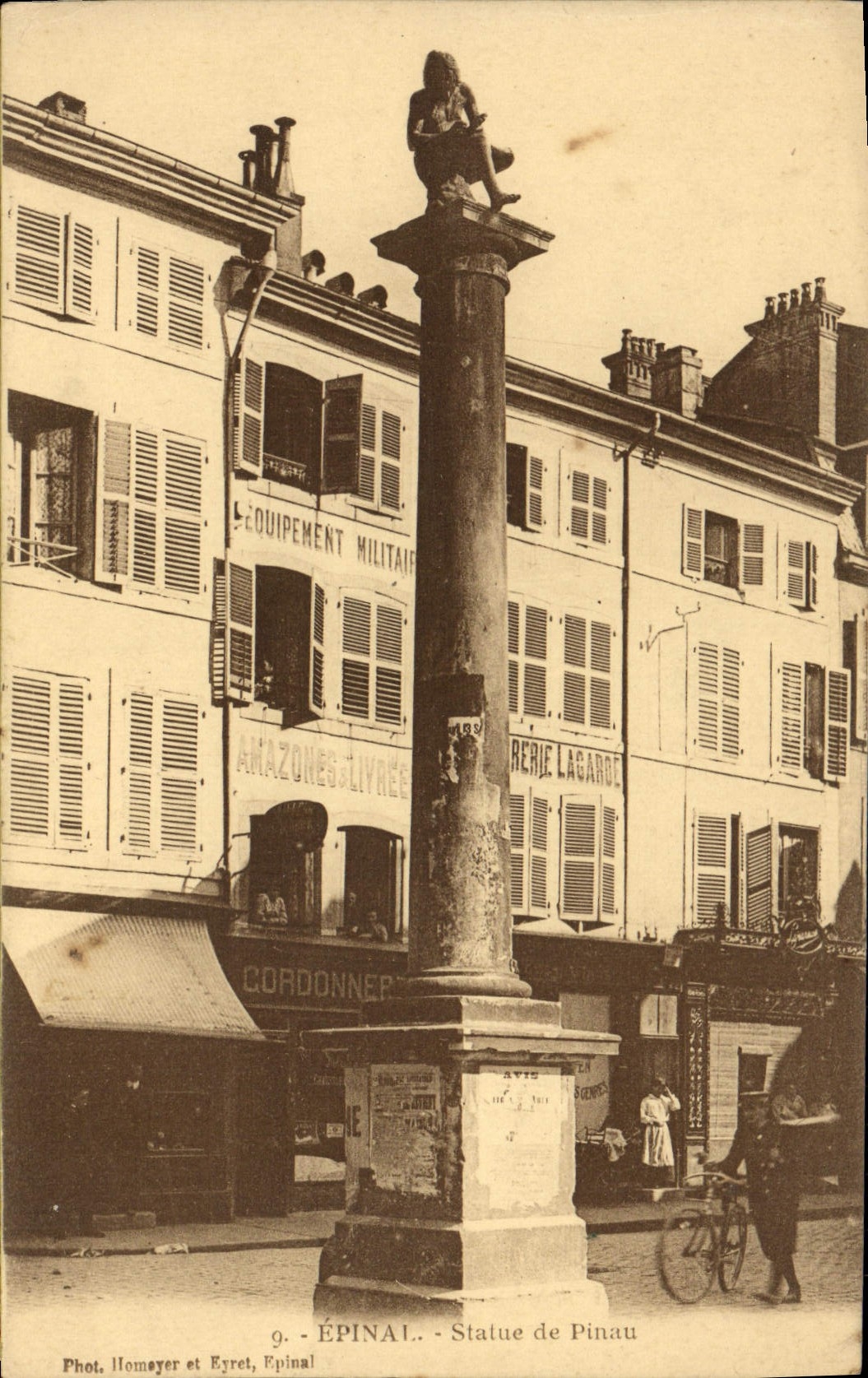 CPA Epinal Statue de Pinau