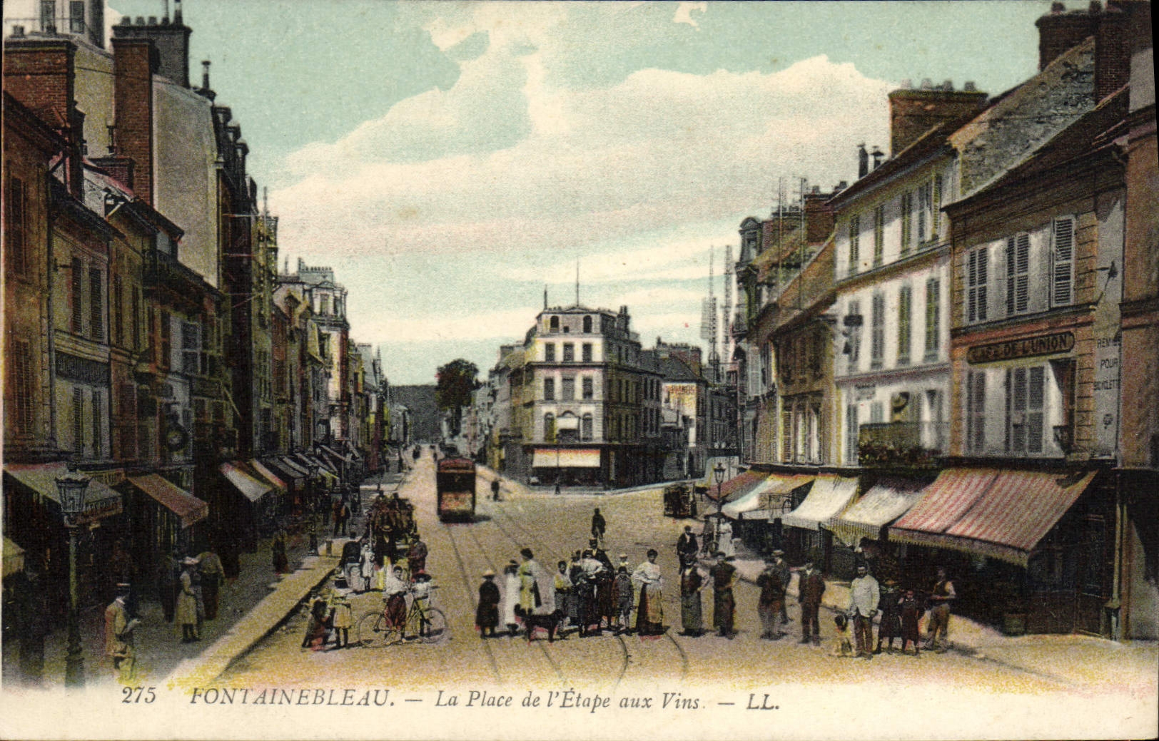 VINTAGE POSTCARD Fontainebleau the Place of the Stage to the Wines