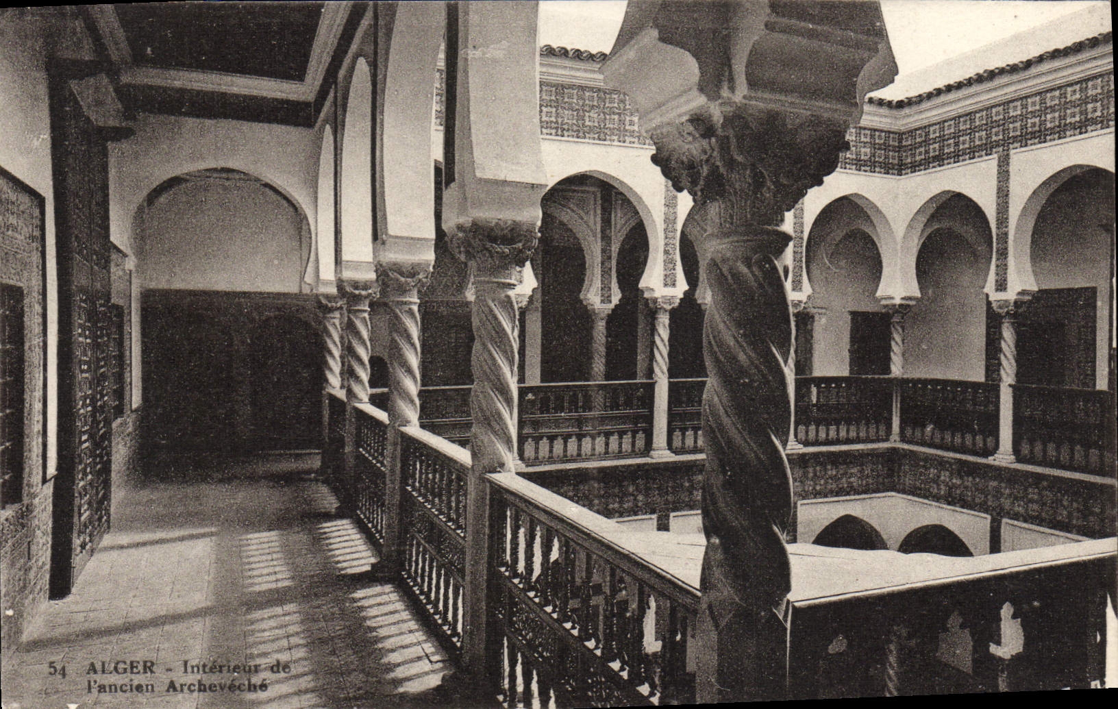 Interior de Argel de la POSTAL de la VENDIMIA del palacio del viejo arzobispo