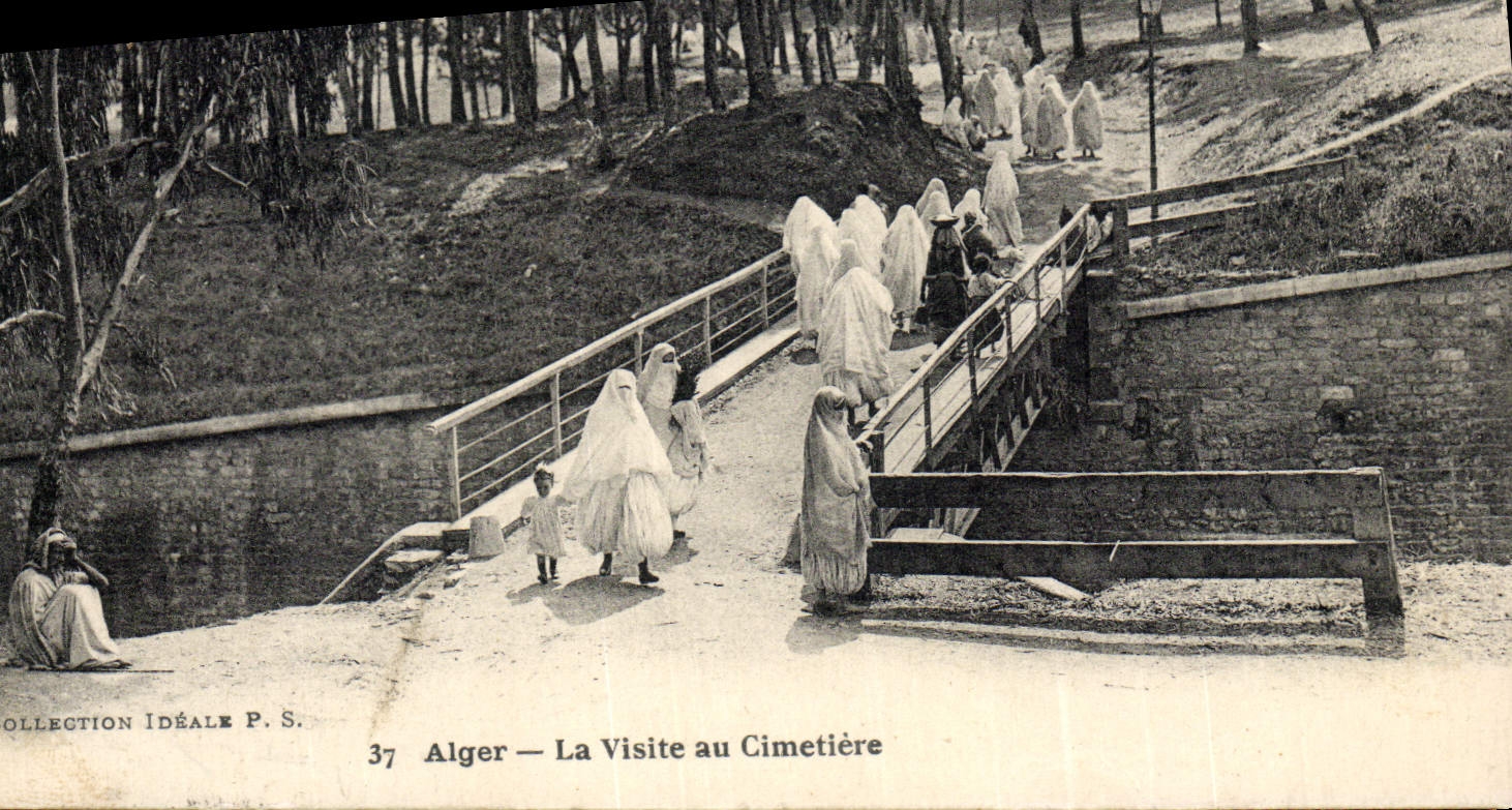 CPA Alger La Visite au Cimetiere