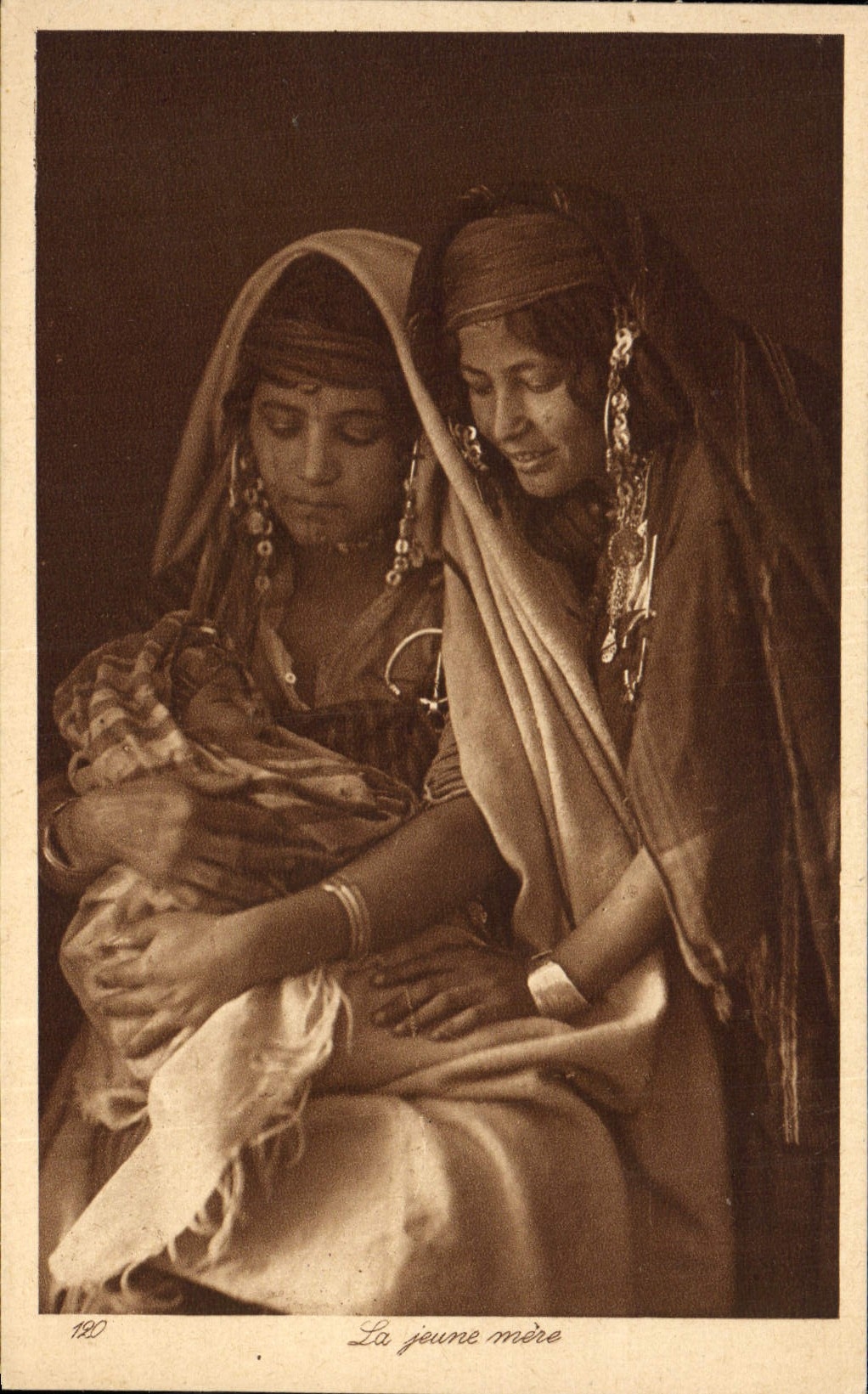 VINTAGE POSTCARD Morocco the young mother