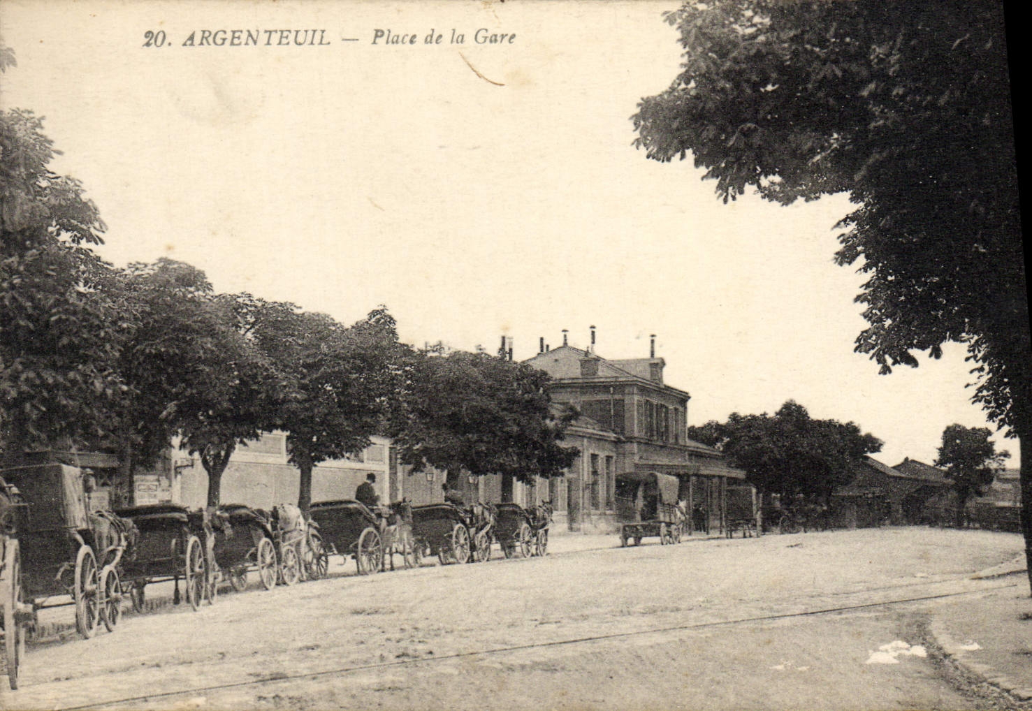 VINTAGE POSTCARD Argenteuil Places Station