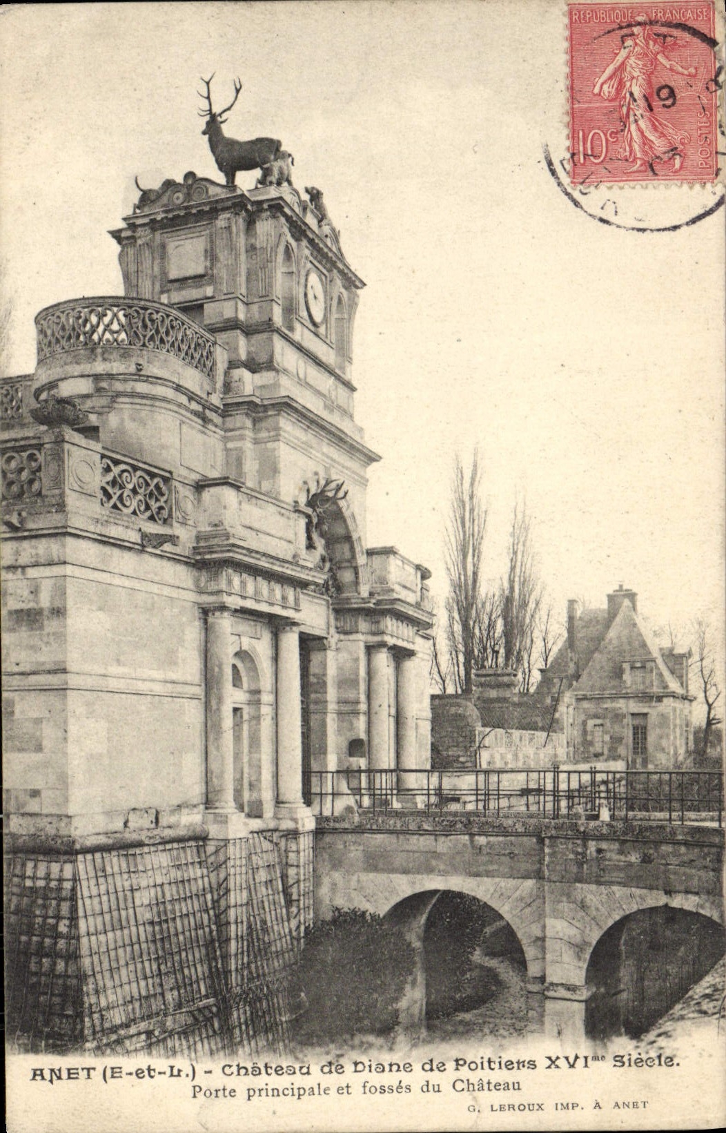 CPA Anet Chateau de Diane de Poitiers Porte principale et fosses du chateau