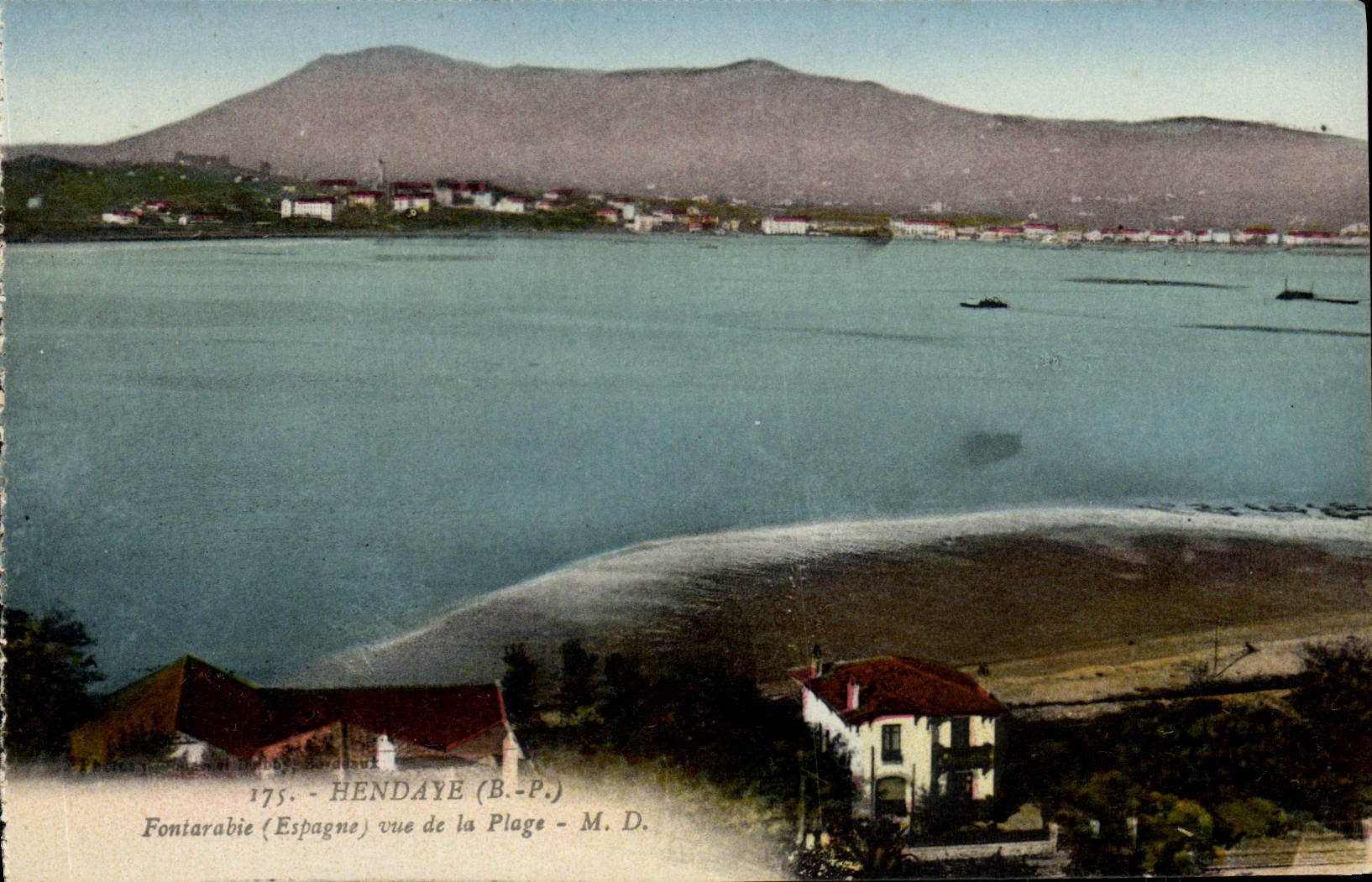 VINTAGE POSTCARD Hendaye Fontarabie seen of the beach
