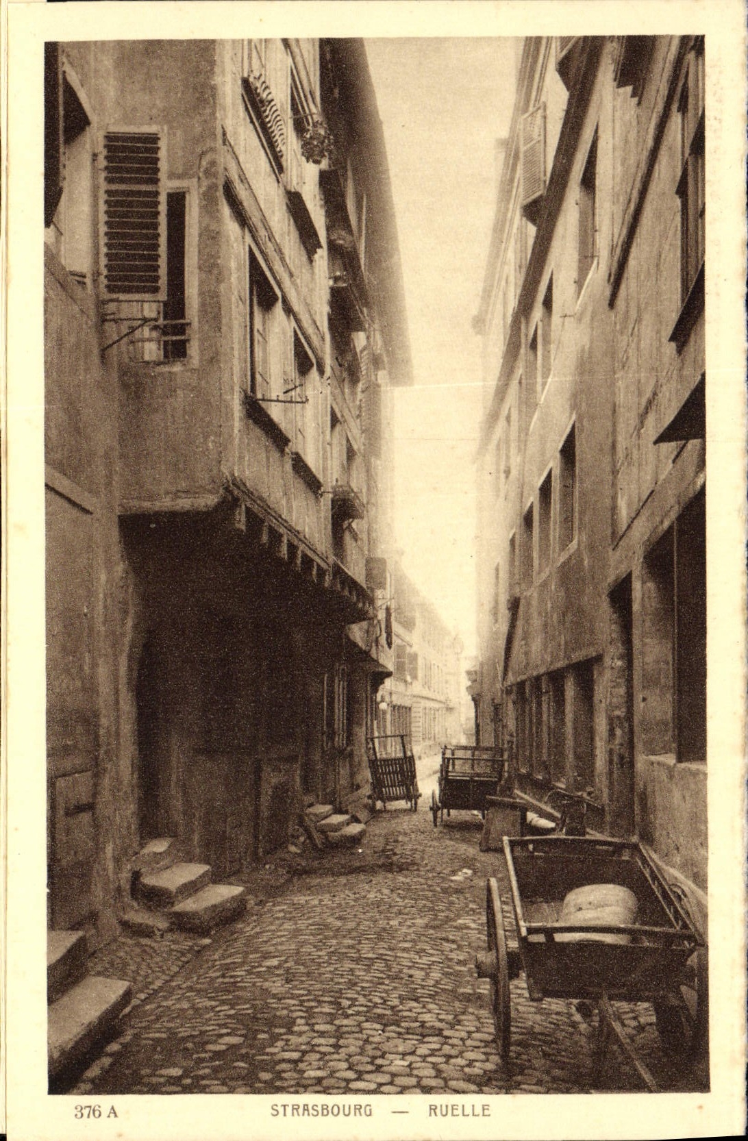 Carril de Estrasburgo de la POSTAL de la VENDIMIA