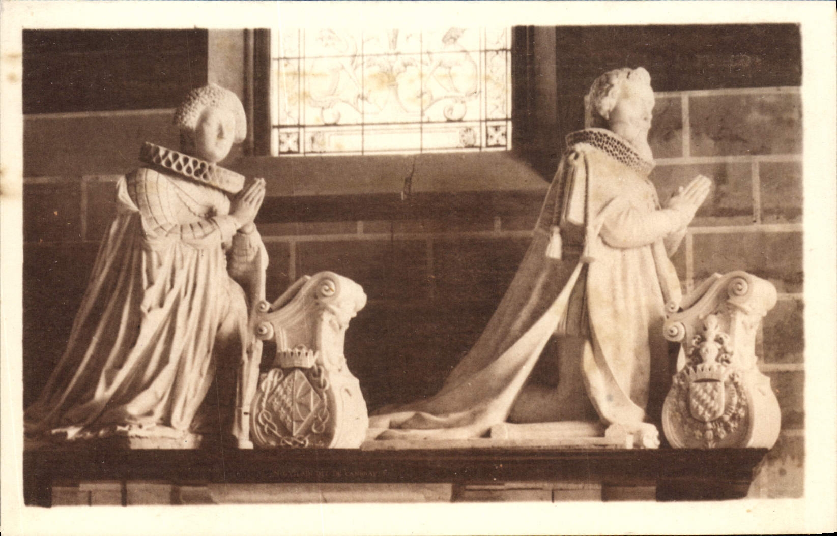 CPA Gizeux Les tombeaux