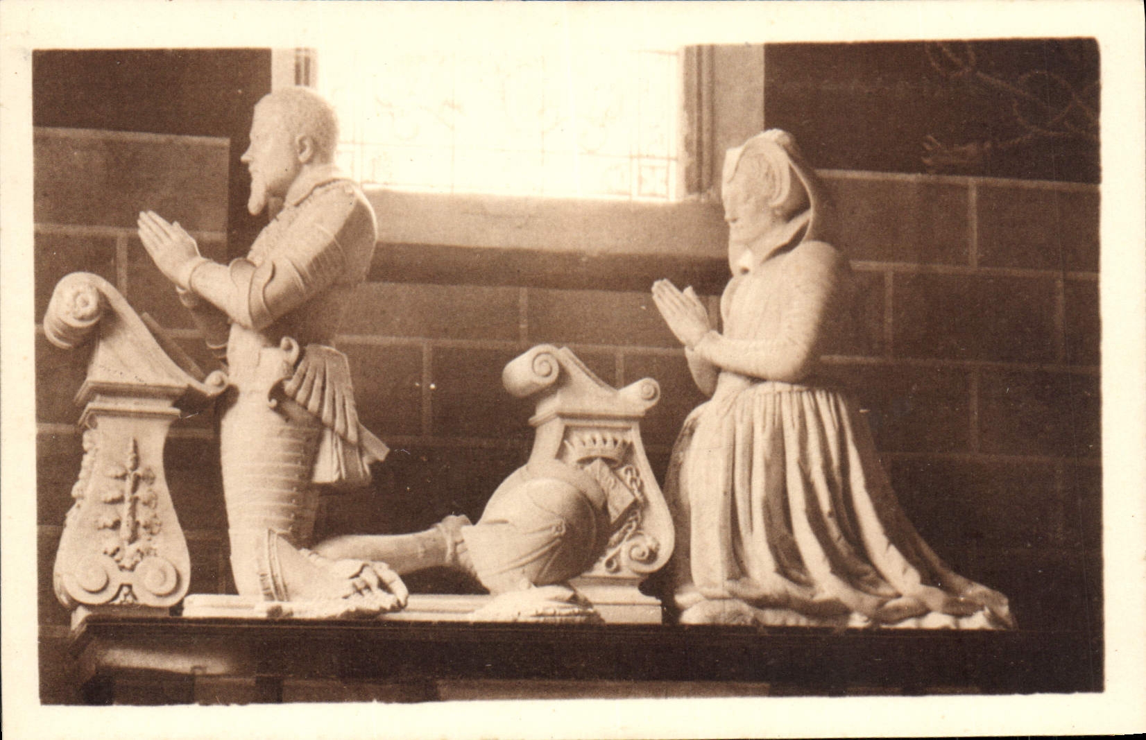 CPA Gizeux Les tombeaux