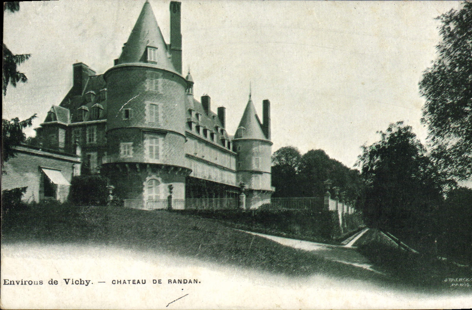 CPA Vichy Chateau De Randan