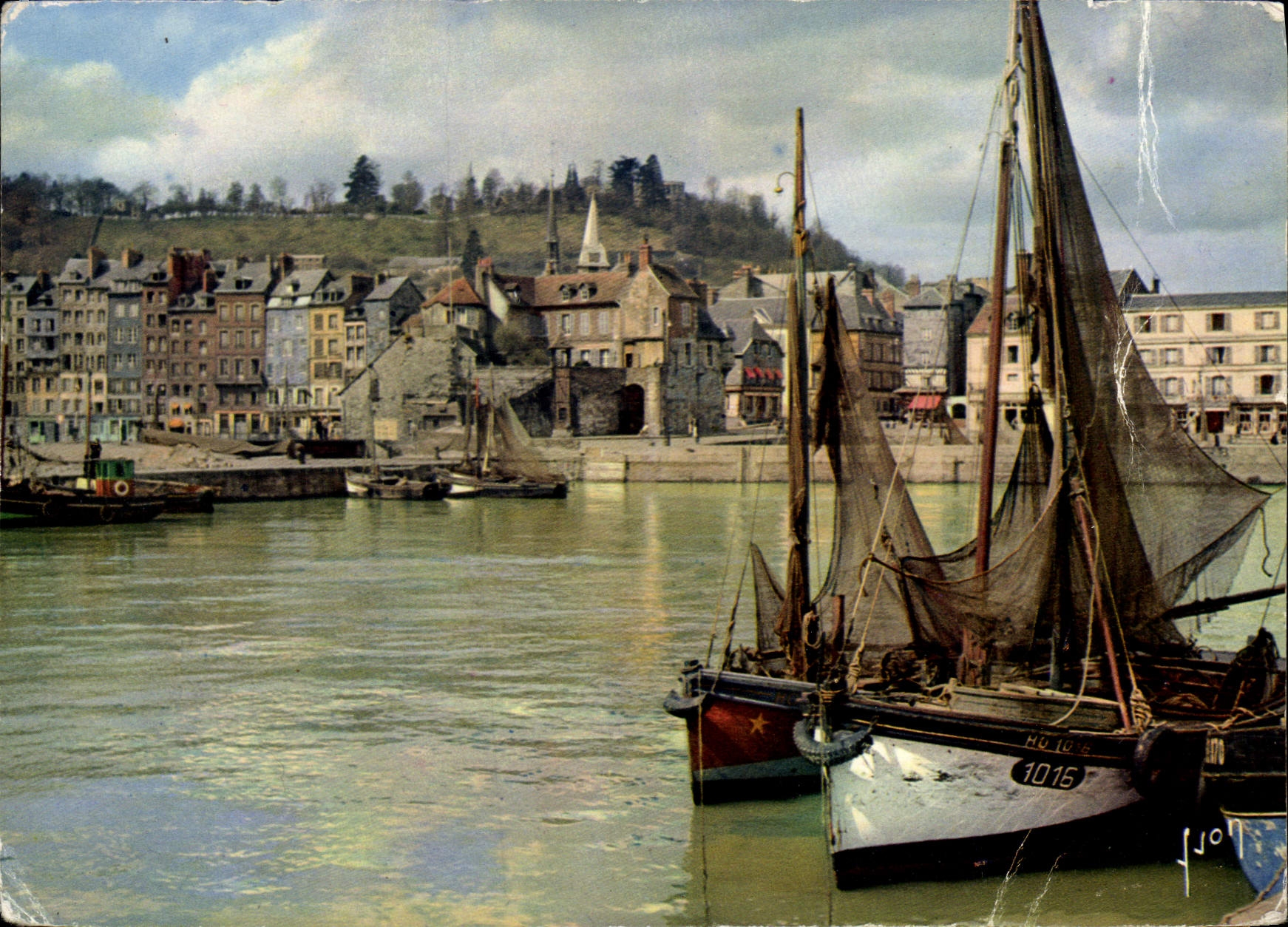 MODERN CARD Honfleur the Port and the Quays Beaulieu and Fostin Boats