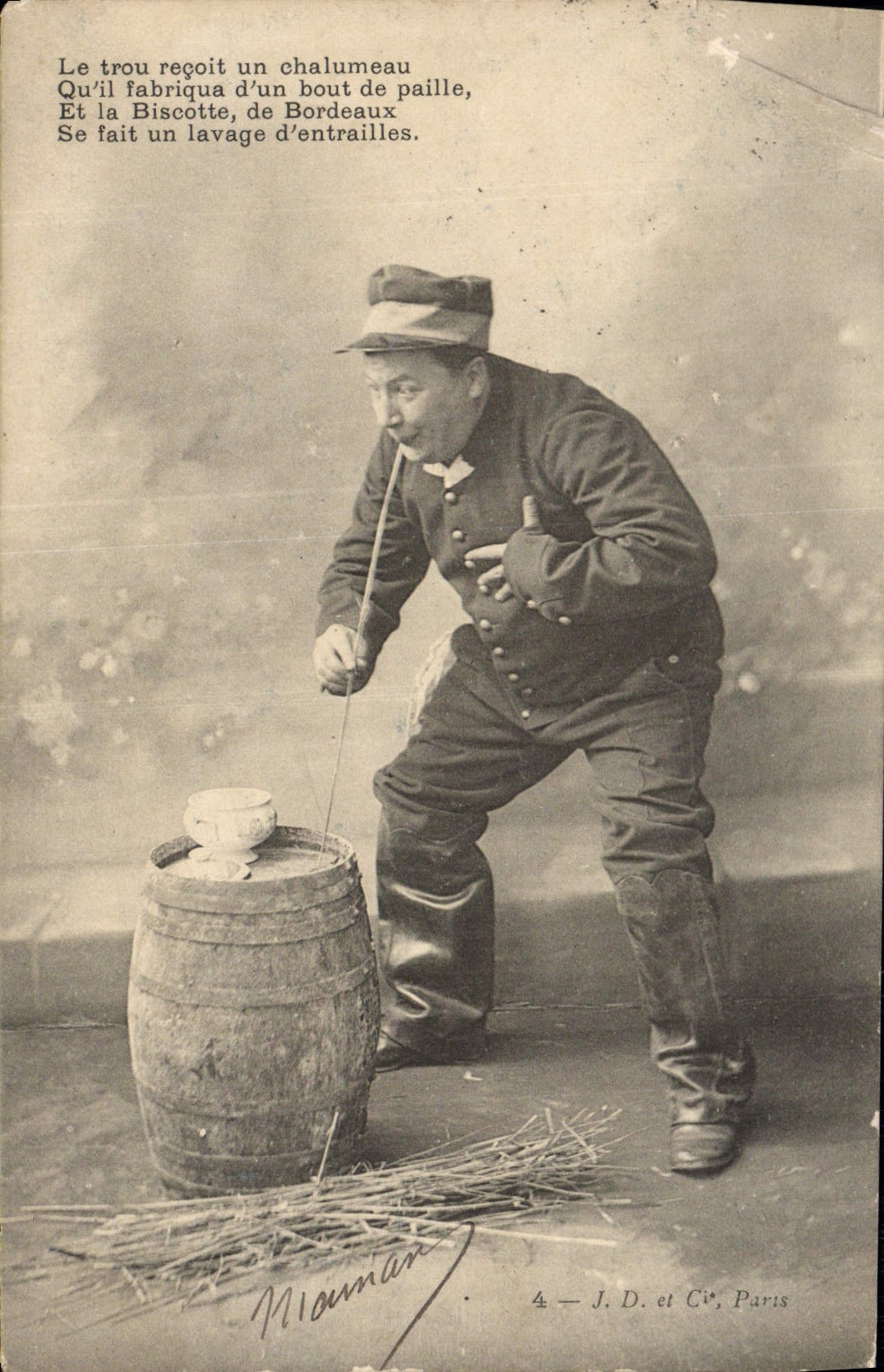 CPA Le Trou Recoit Un Chalumeau Soldat Militaria