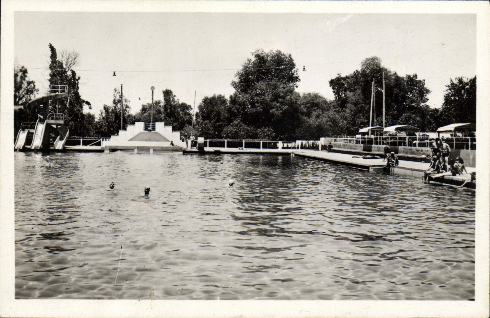 POSTAL MODERNA Meknes la piscina