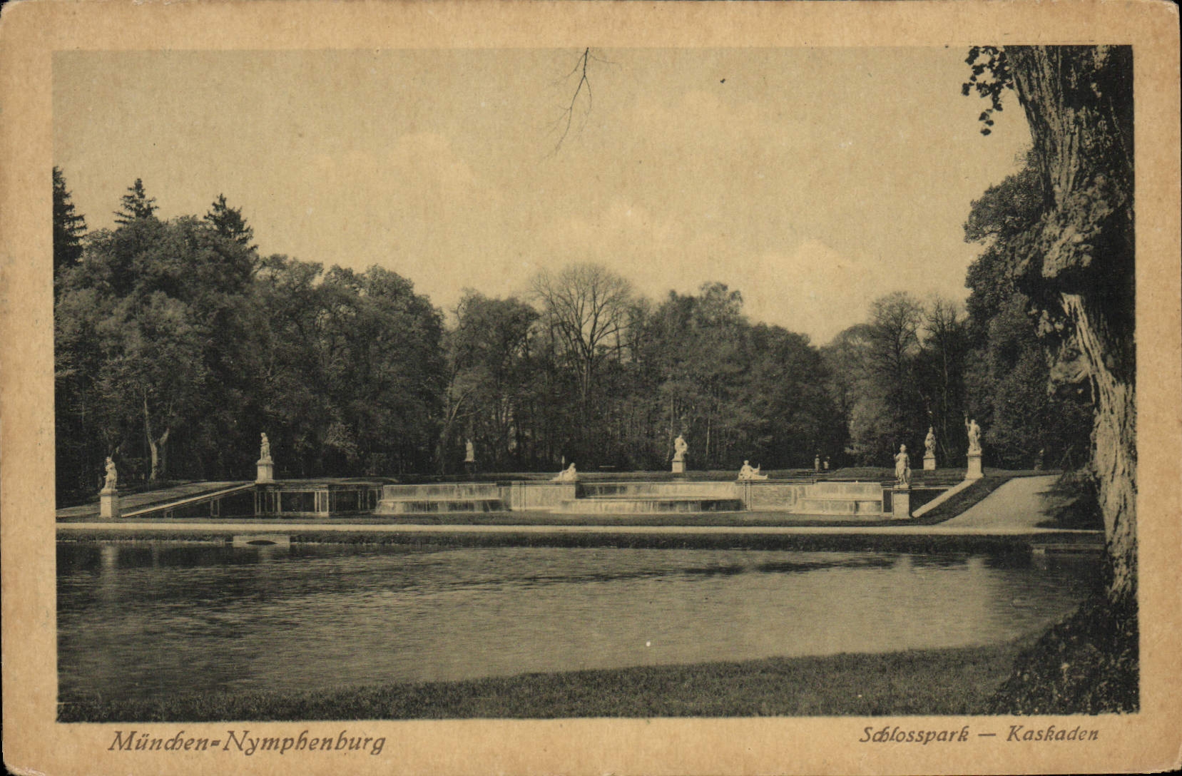 VINTAGE POSTCARD Munchen Nymphenburg