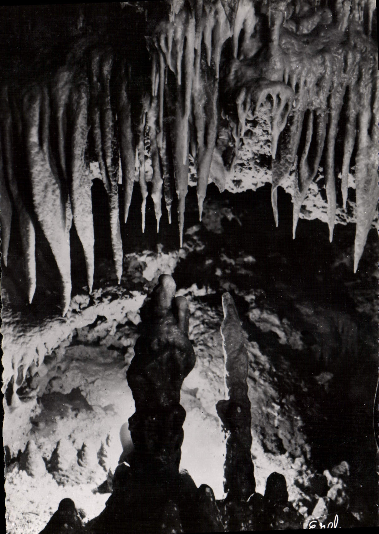CPM Grotte Du Grand Roc Laugerie Basse la vierge et l'enfant