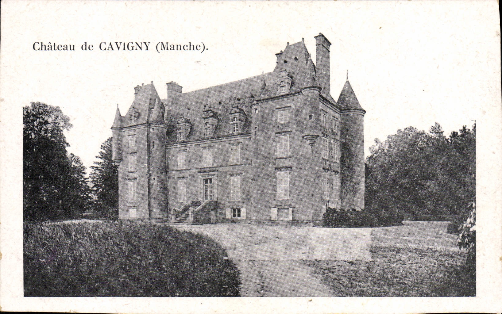 VINTAGE POSTCARD Castle De Cavigny